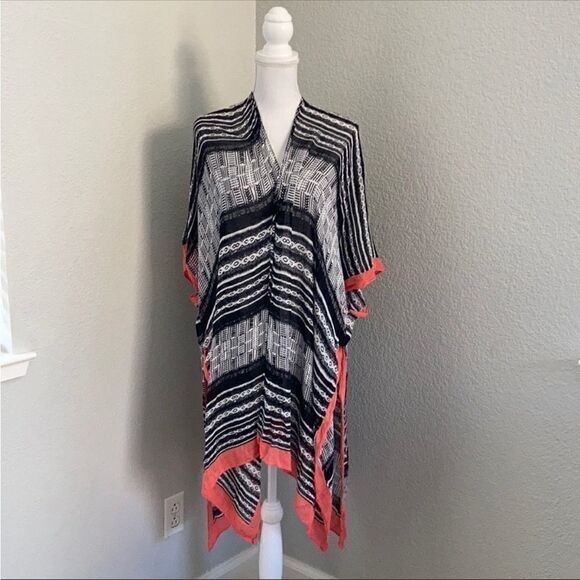 Love Stitch Open Boho Poncho Wrap One Size - Picture 1 of 8